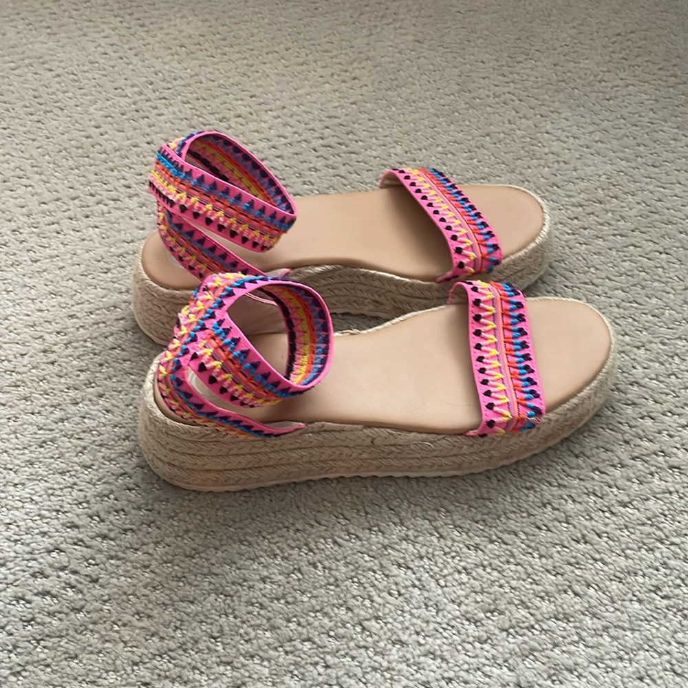 Kids 4 fits like a size 6.5-7.5